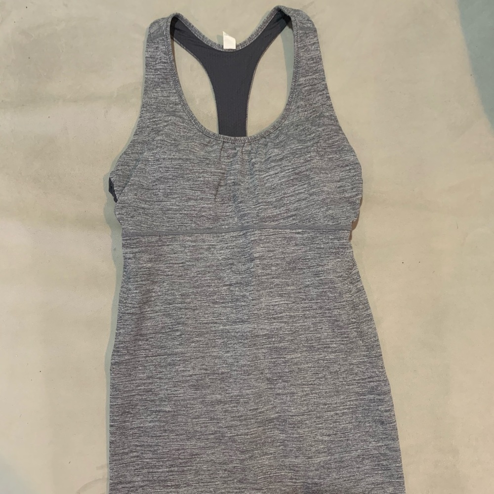 Lululemon gray racerback tank top w/ built in bra